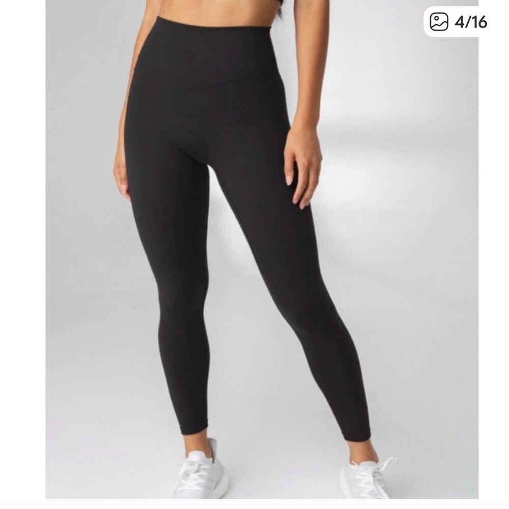 Balance Athletics Cloud leggings with black logo. Small. New w/o tags. - Picture 2 of 14